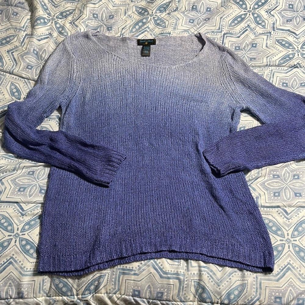 Cute blue fade sweater XXL